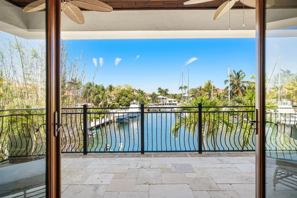 2325 NE 27th Street Lighthouse Point FL 33064