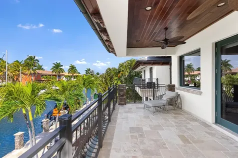 2325 NE 27th Street Lighthouse Point FL 33064