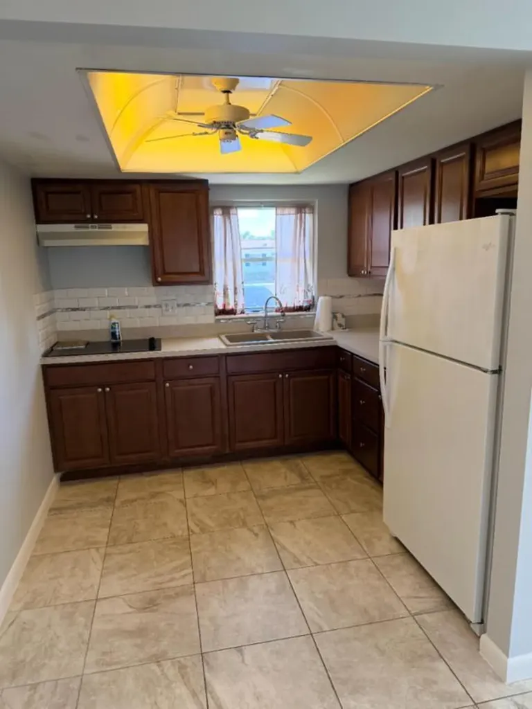 2804 E Crosley Drive E West Palm Beach FL 33415
