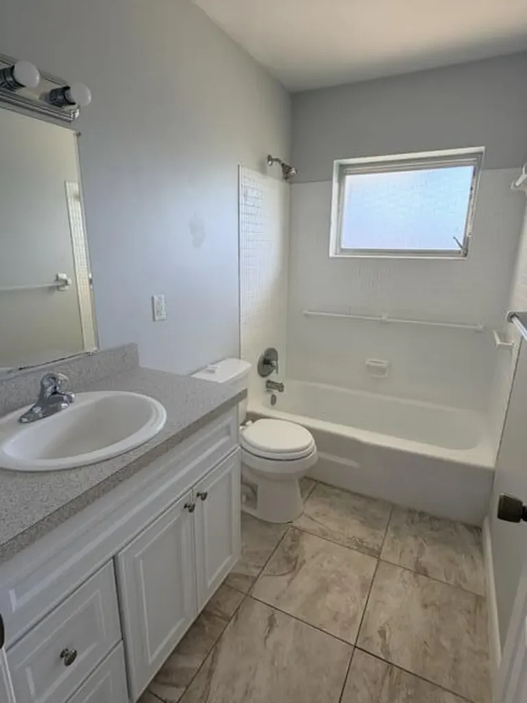 2804 E Crosley Drive E West Palm Beach FL 33415