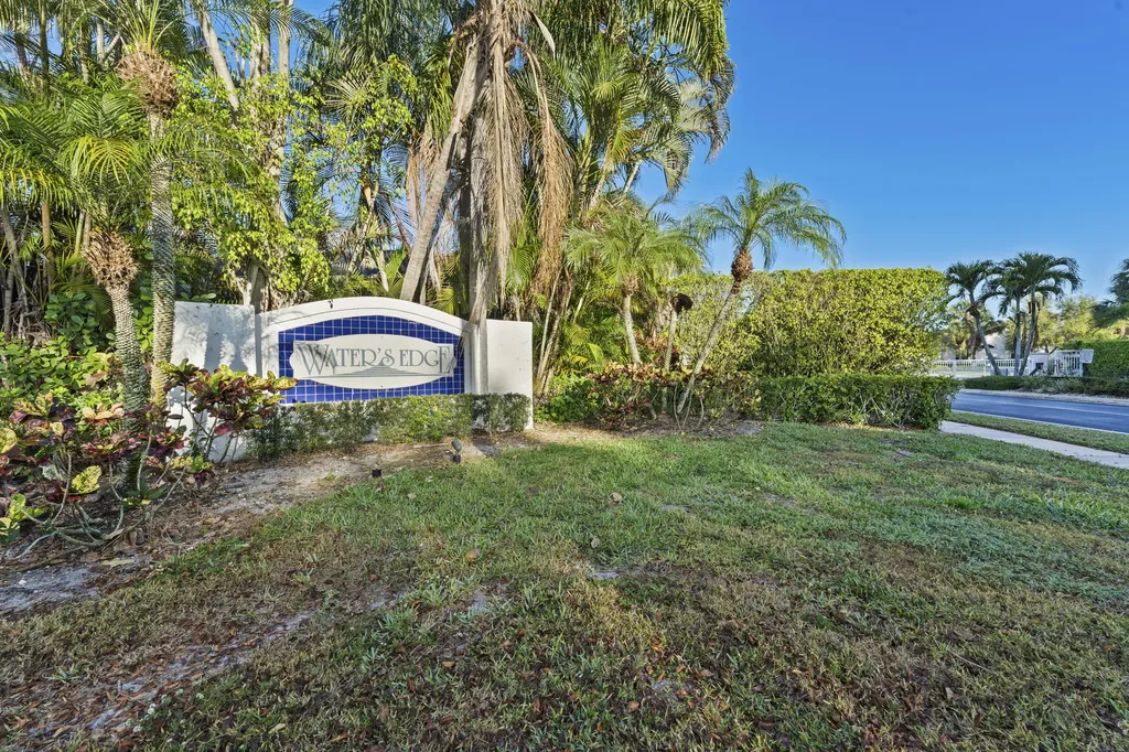 7408 Rockbridge Circle Lake Worth FL 33467
