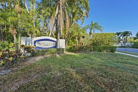 7408 Rockbridge Circle Lake Worth FL 33467