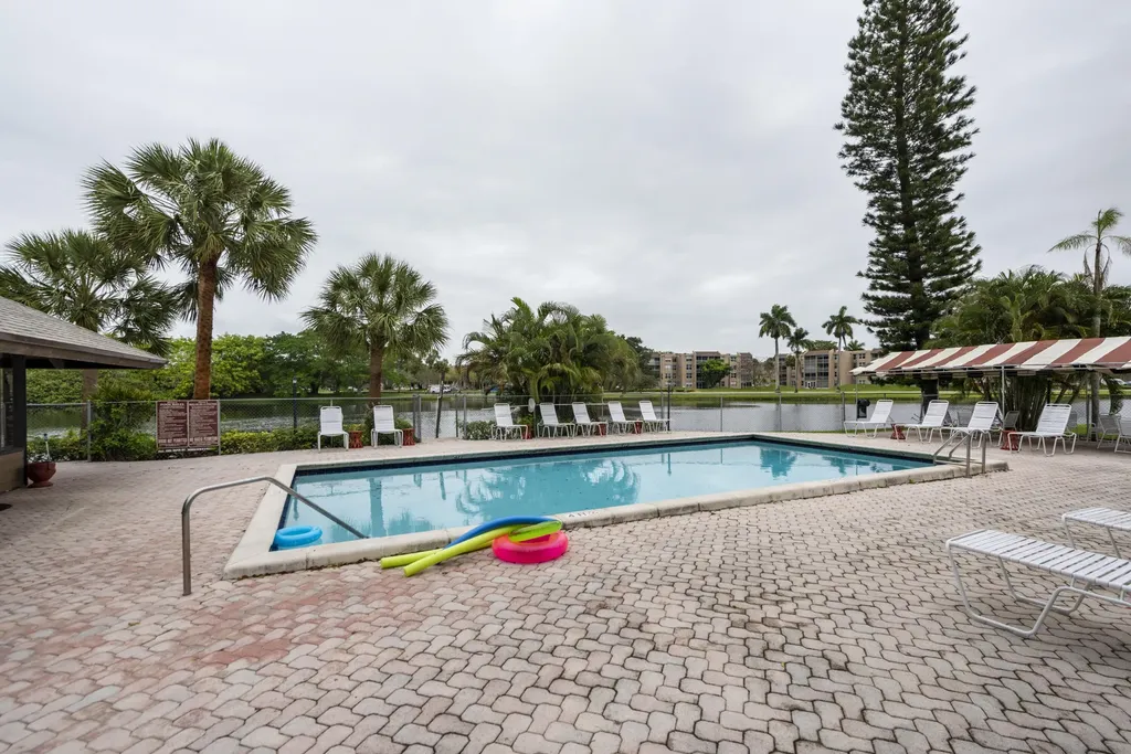 9450 Poinciana Place Davie FL 33324