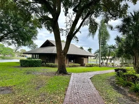 9450 Poinciana Place Davie FL 33324