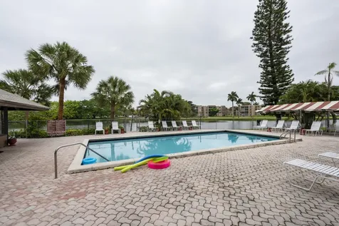 9450 Poinciana Place Davie FL 33324