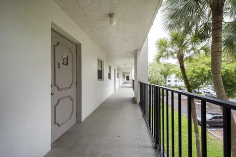 9450 Poinciana Place Davie FL 33324