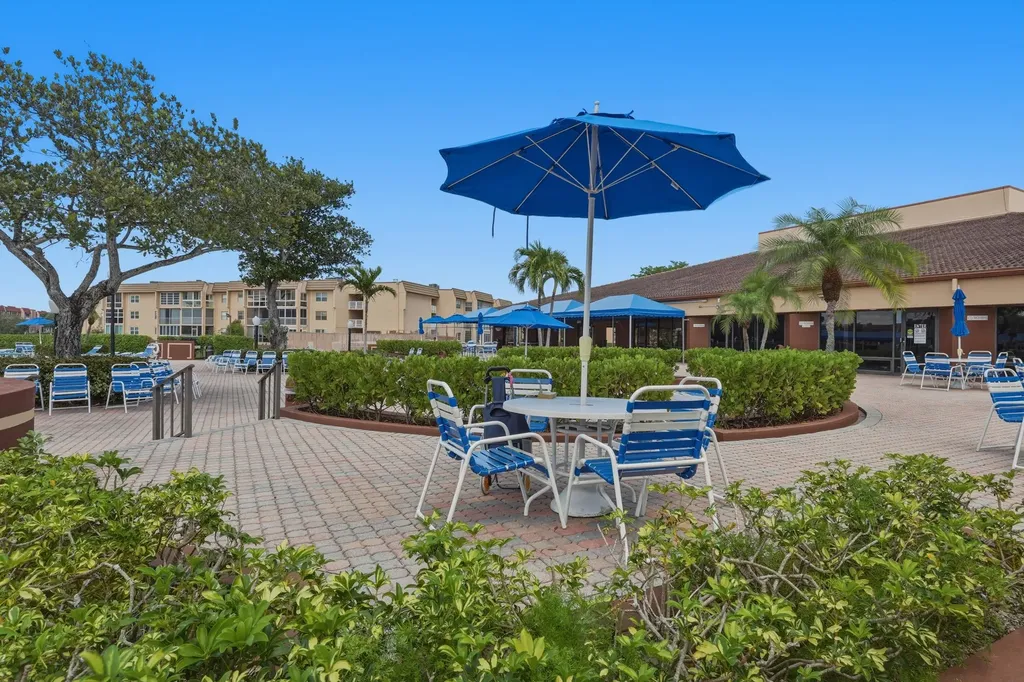 9861 Sunrise Lakes Boulevard Sunrise FL 33322