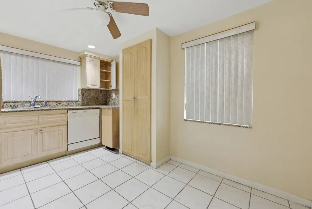 9861 Sunrise Lakes Boulevard Sunrise FL 33322