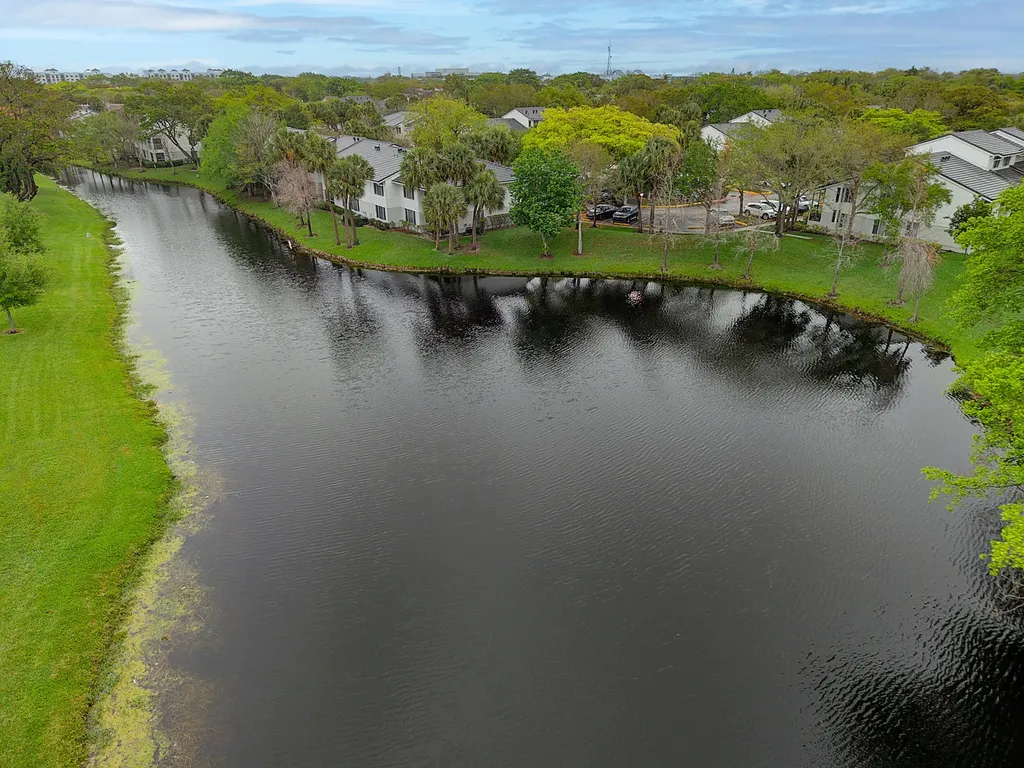 8423 NW 12th Street Plantation FL 33322