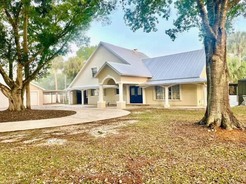 17280 Hammock Lane Port St Lucie FL 34987