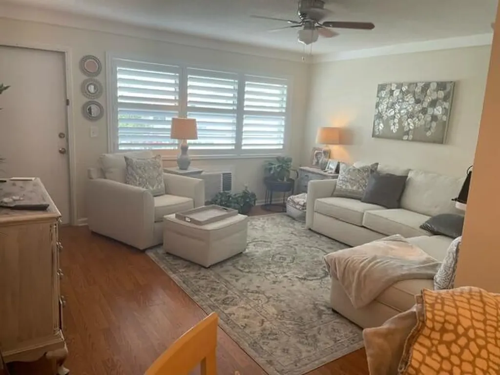 620 W Horizons W Boynton Beach FL 33435