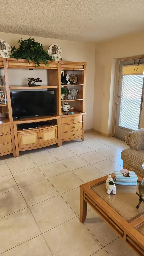 96 Andover D West Palm Beach FL 33417