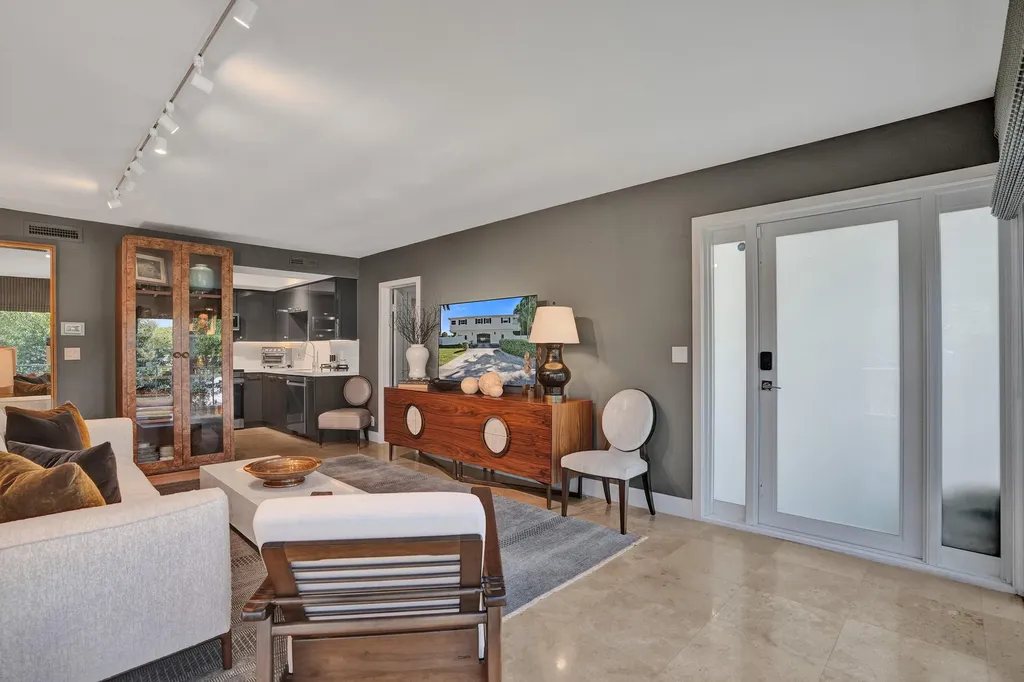 2430 SE 17th Street Fort Lauderdale FL 33316