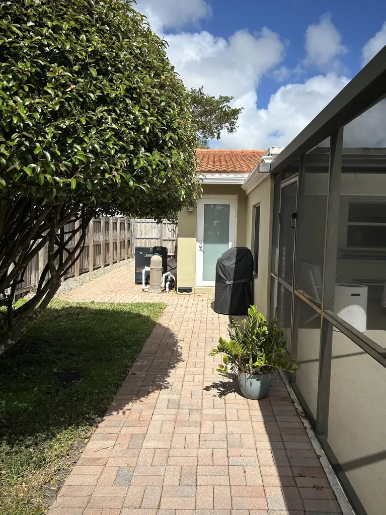 4704 Fillmore Street Hollywood FL 33021