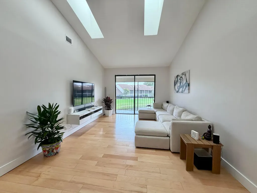 7935 La Mirada Drive Boca Raton FL 33433