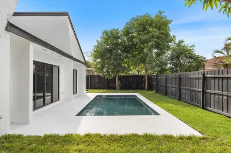 4951 SW 94th Way Cooper City FL 33328