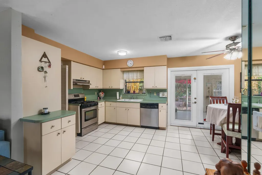 1400 NE 24th Street Pompano Beach FL 33064