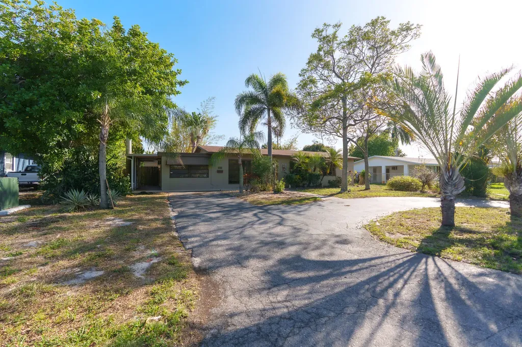 1400 NE 24th Street Pompano Beach FL 33064