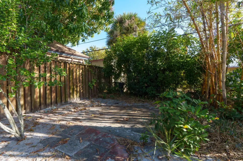 1400 NE 24th Street Pompano Beach FL 33064