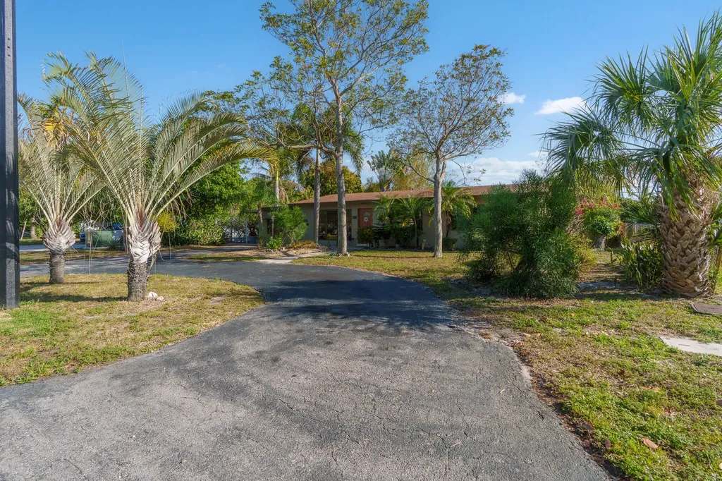 1400 NE 24th Street Pompano Beach FL 33064
