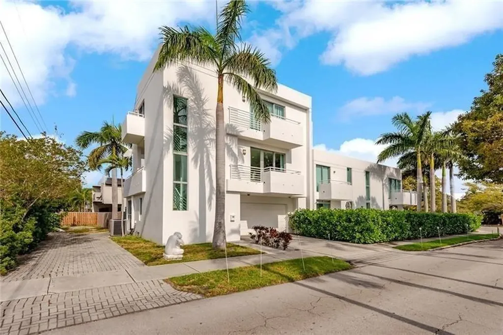 561 NE 15th Avenue Fort Lauderdale FL 33301