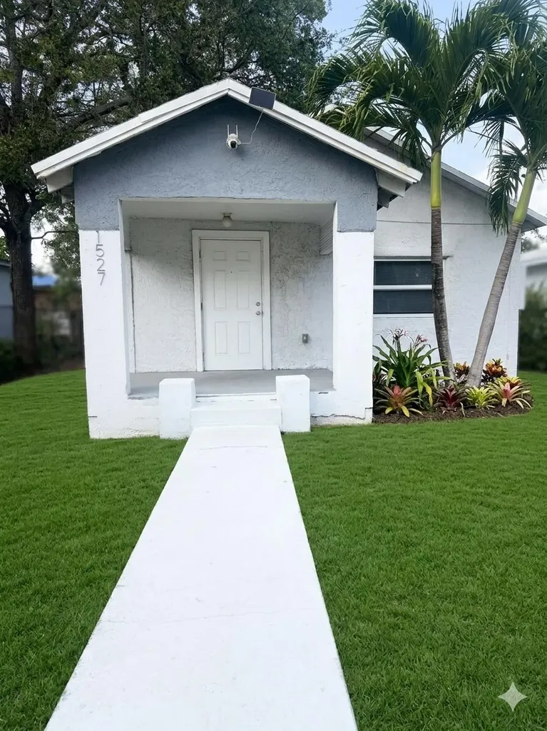 1527 NW 63rd Street Miami FL 33147