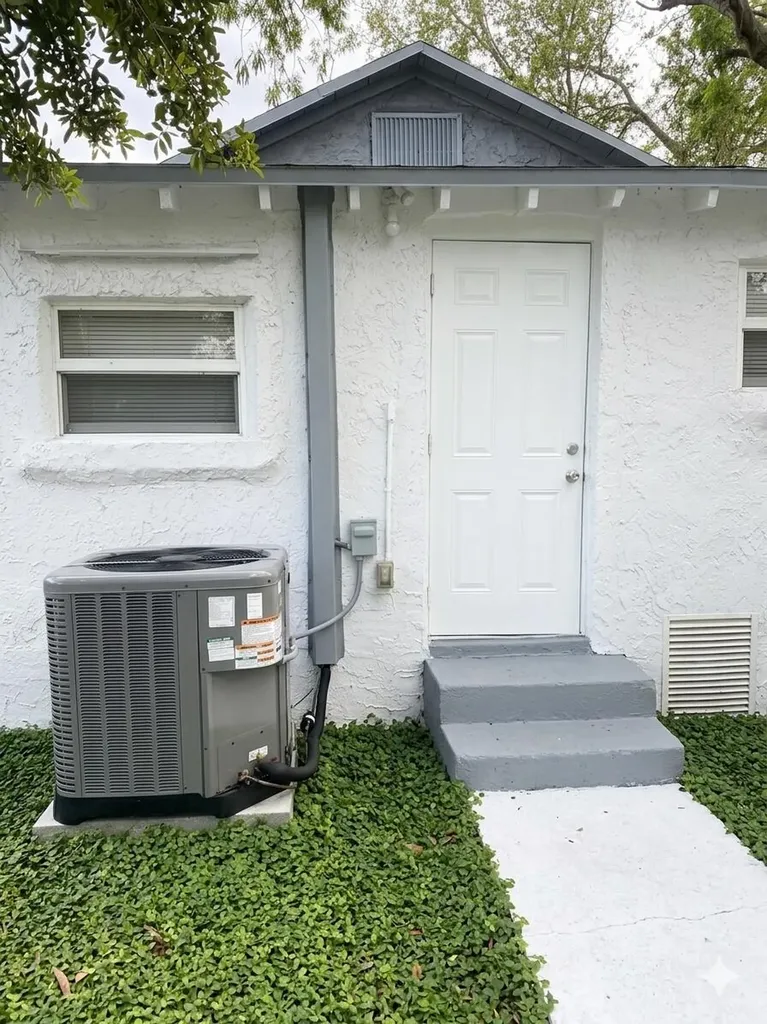 1527 NW 63rd Street Miami FL 33147