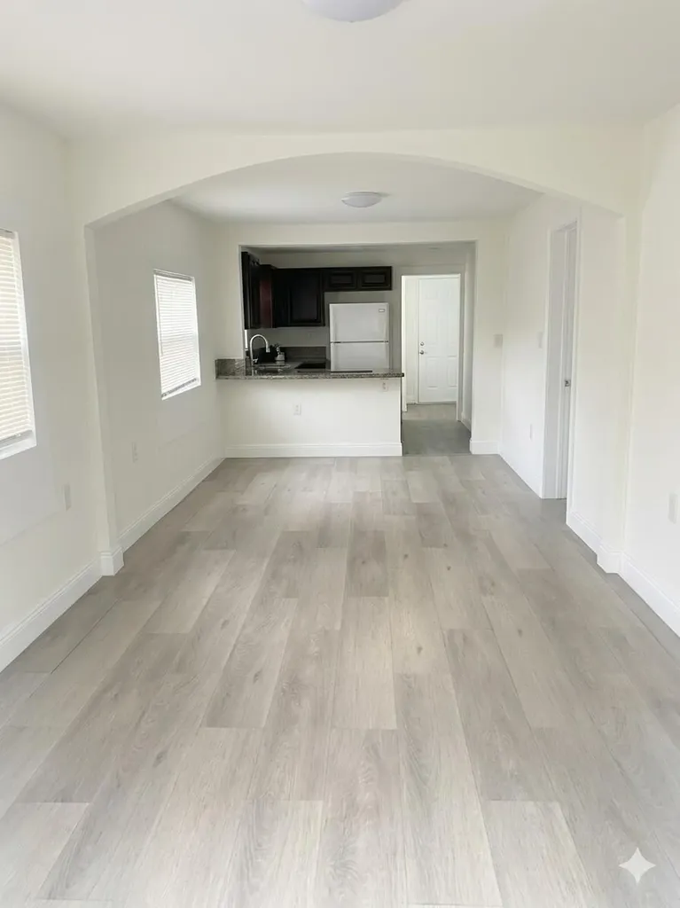 1527 NW 63rd Street Miami FL 33147