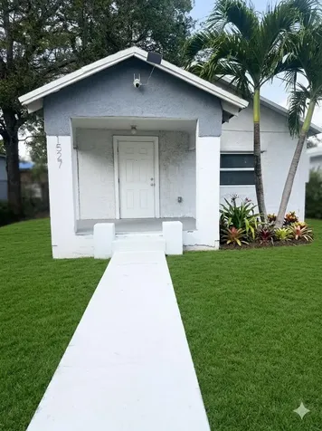 1527 NW 63rd Street Miami FL 33147