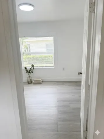 1527 NW 63rd Street Miami FL 33147