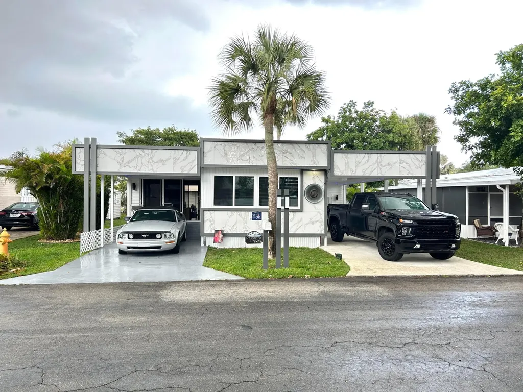 111 Alamanda Lane Deerfield Beach FL 33442