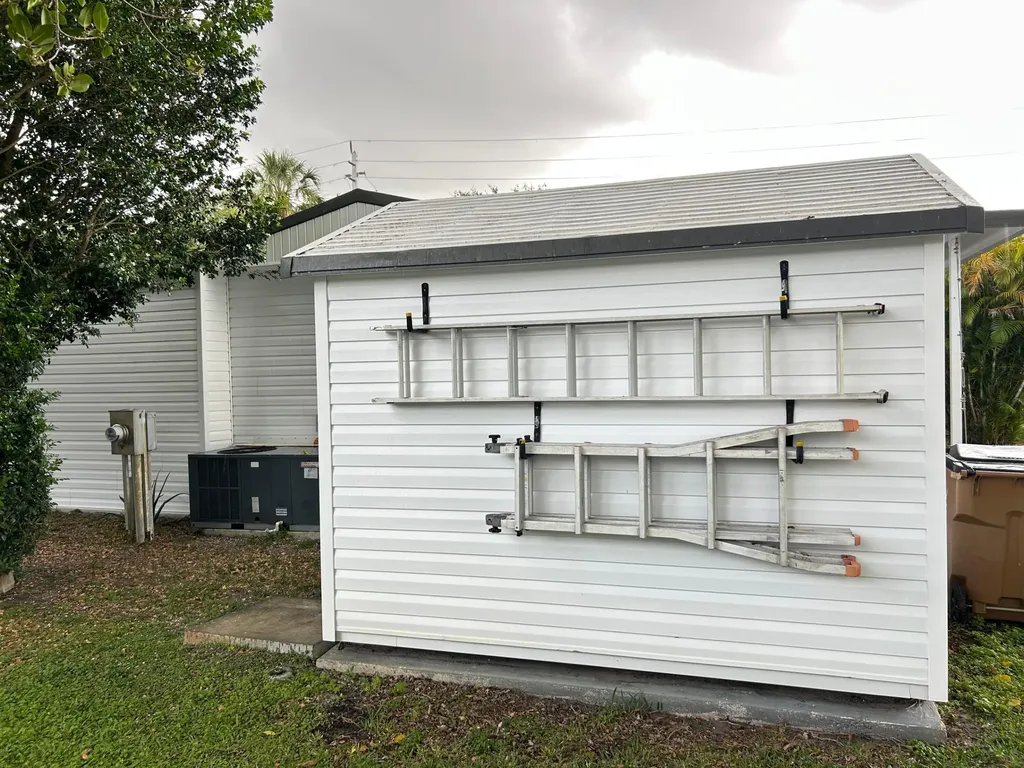 111 Alamanda Lane Deerfield Beach FL 33442