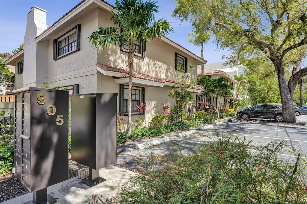905 SE 12th Court Fort Lauderdale FL 33316