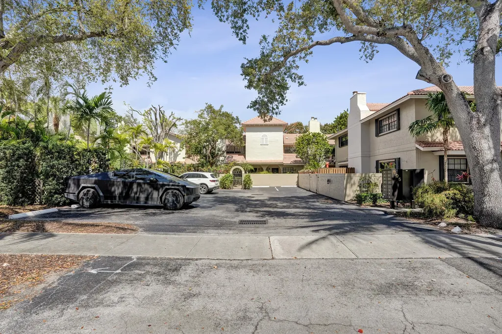 905 SE 12th Court Fort Lauderdale FL 33316