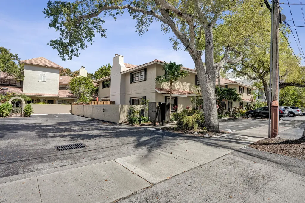 905 SE 12th Court Fort Lauderdale FL 33316