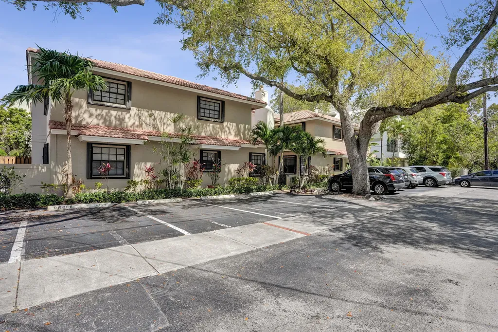 905 SE 12th Court Fort Lauderdale FL 33316