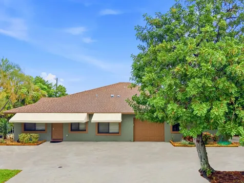825 Dogwood Drive Delray Beach FL 33483