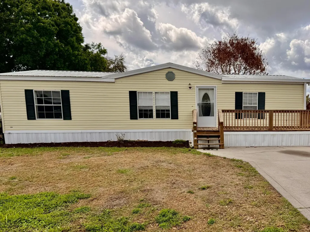 1088 Peach Street Okeechobee FL 34974