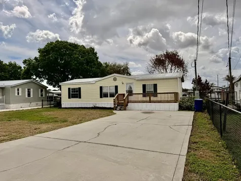 1088 Peach Street Okeechobee FL 34974