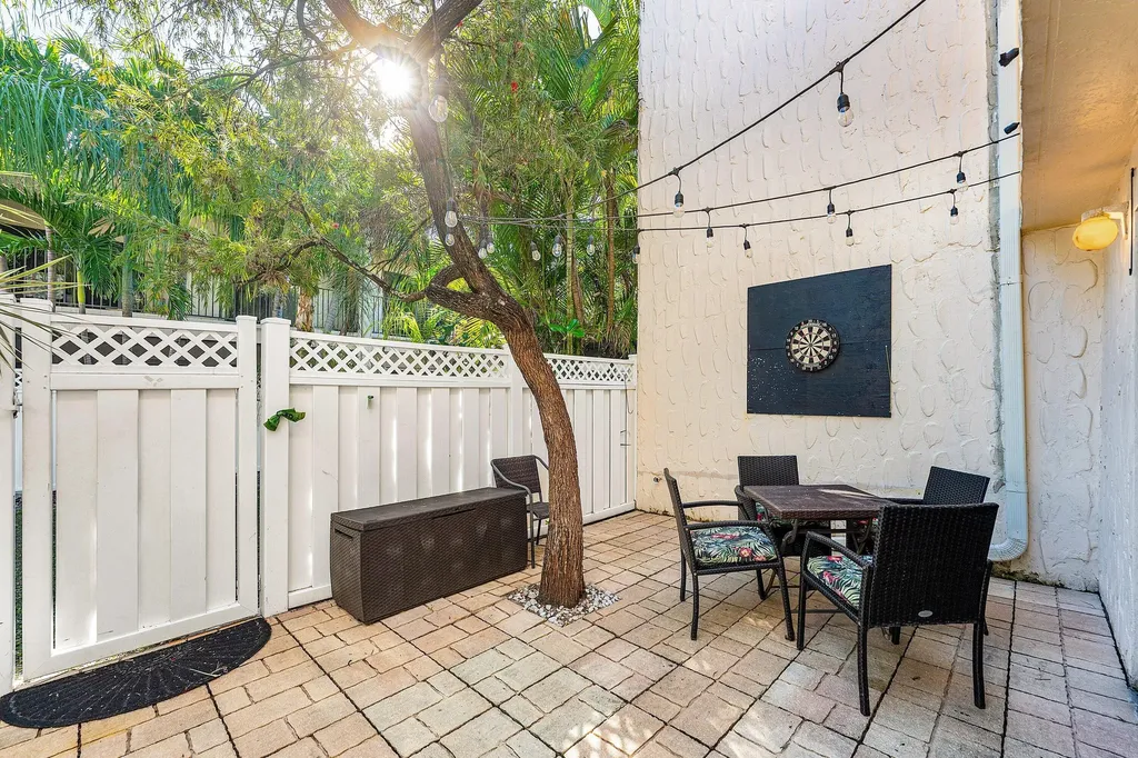 236 SE 10th Avenue Pompano Beach FL 33060