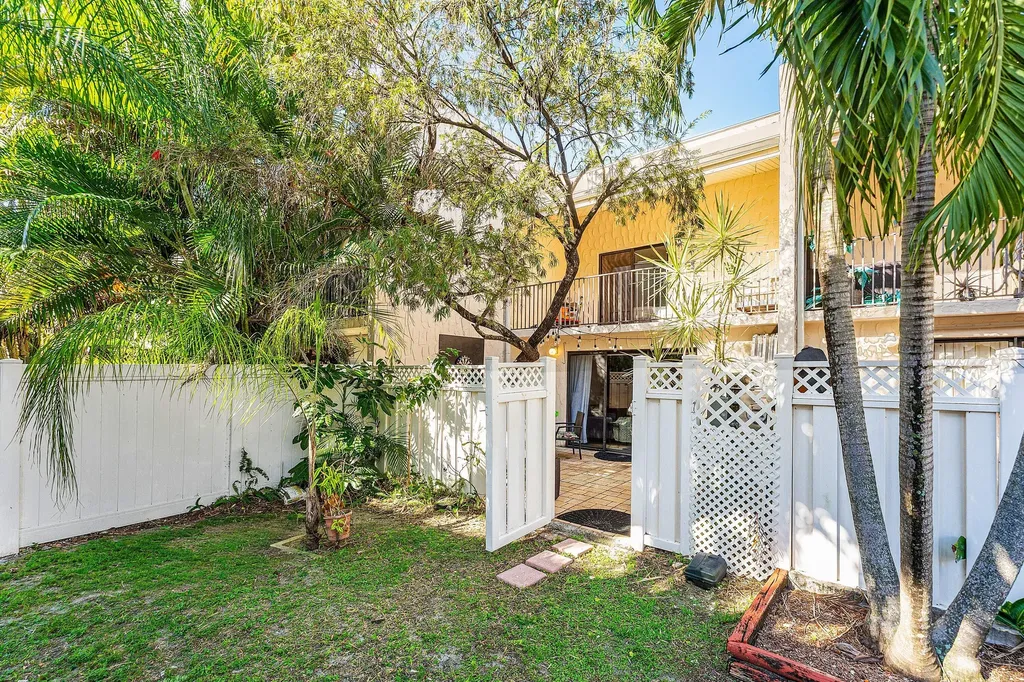 236 SE 10th Avenue Pompano Beach FL 33060
