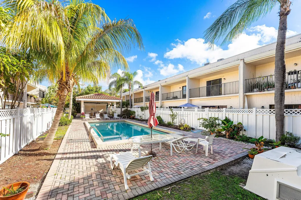 236 SE 10th Avenue Pompano Beach FL 33060