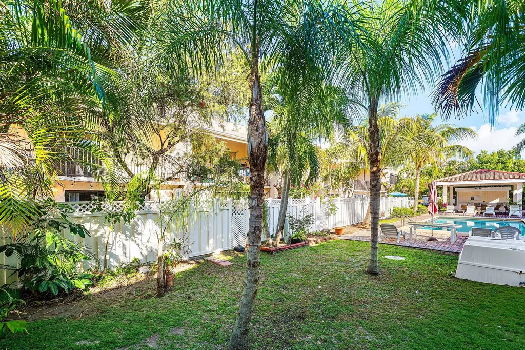 236 SE 10th Avenue Pompano Beach FL 33060
