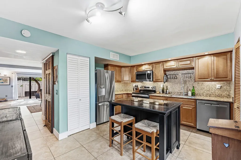 236 SE 10th Avenue Pompano Beach FL 33060