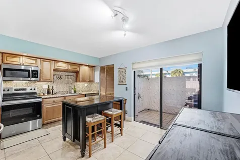 236 SE 10th Avenue Pompano Beach FL 33060