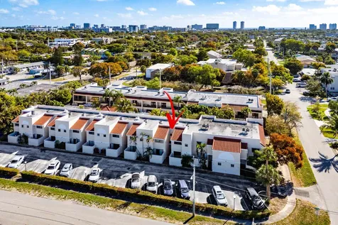 236 SE 10th Avenue Pompano Beach FL 33060
