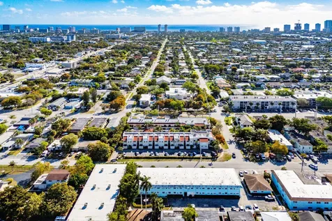 236 SE 10th Avenue Pompano Beach FL 33060