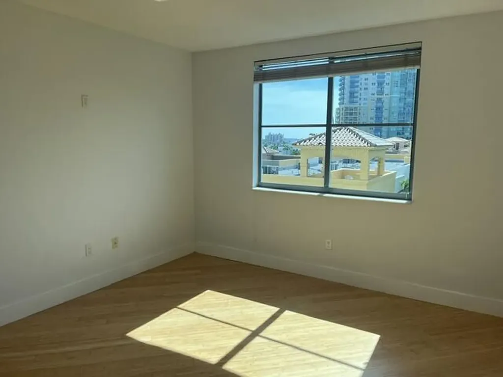 110 Washington Avenue Miami Beach FL 33139