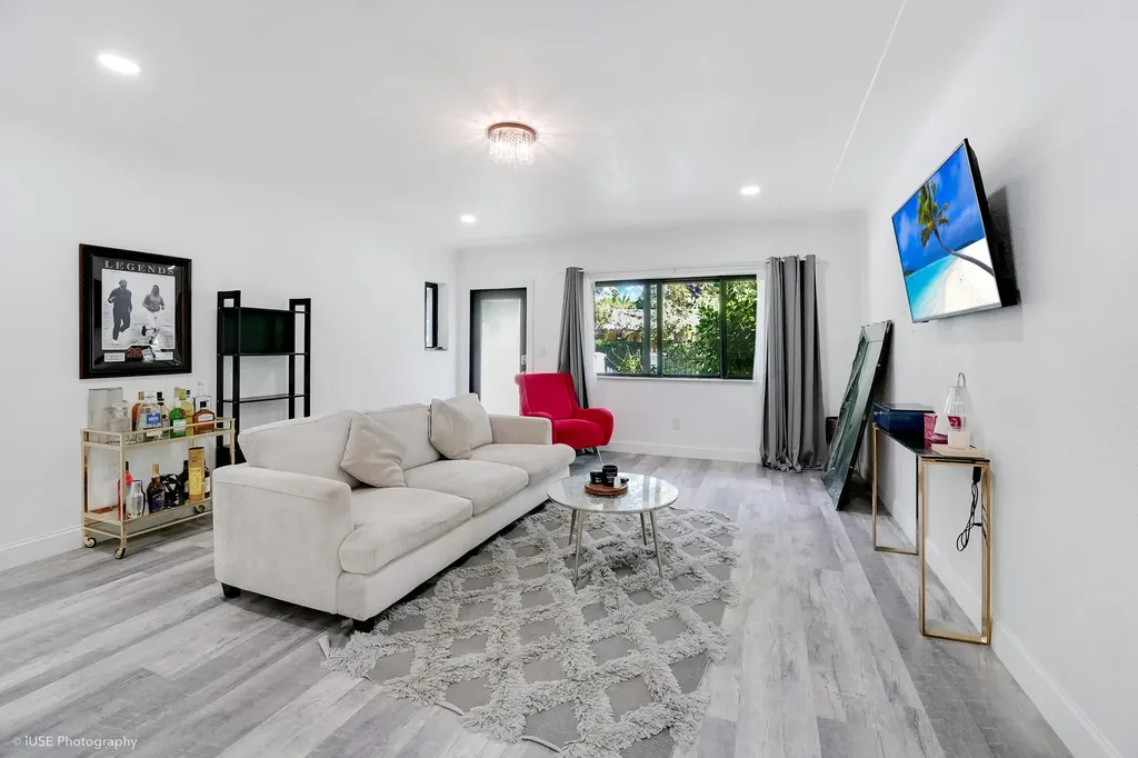 6820 NE 5th Avenue Miami FL 33138