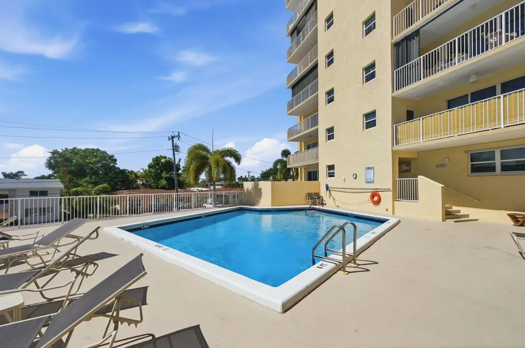 1200 Hibiscus Avenue Pompano Beach FL 33062